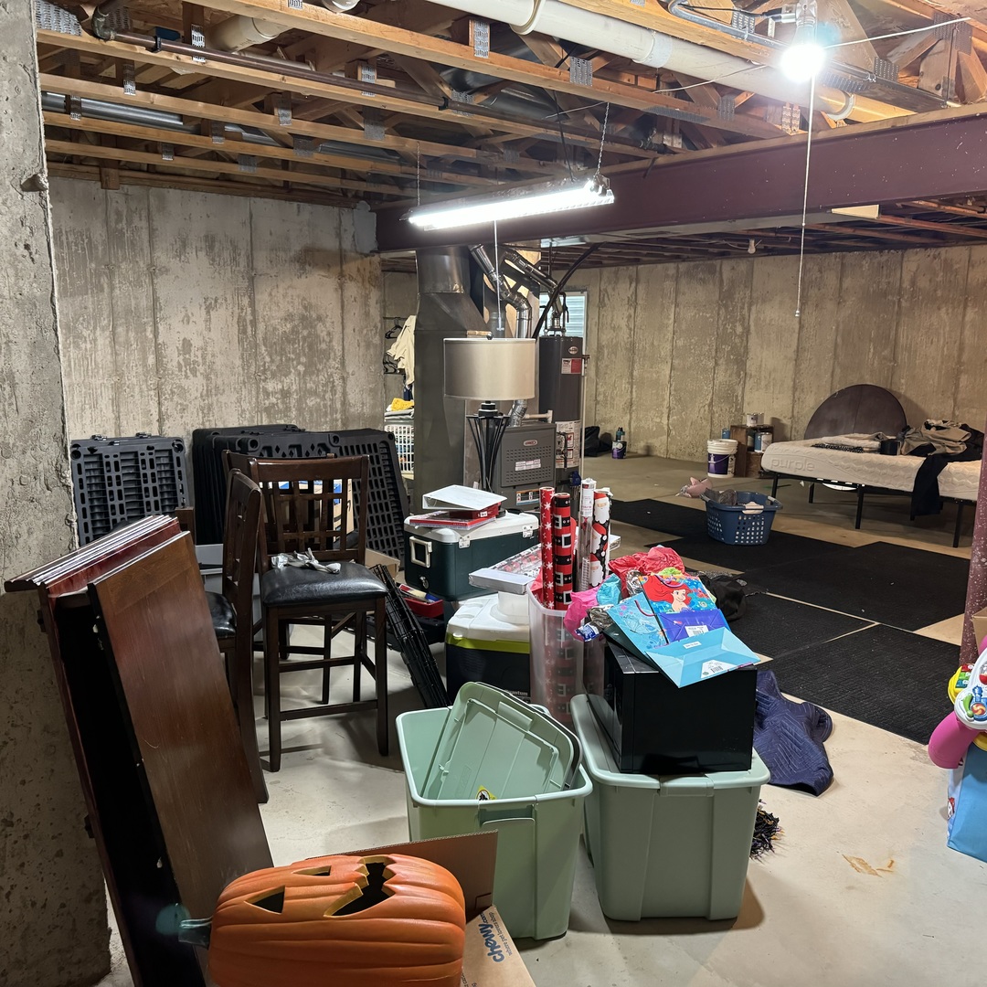 2614 Discovery Drive Plainfield, IL 60586 - Photo 25 of 28 a room with furniture and gym equipment