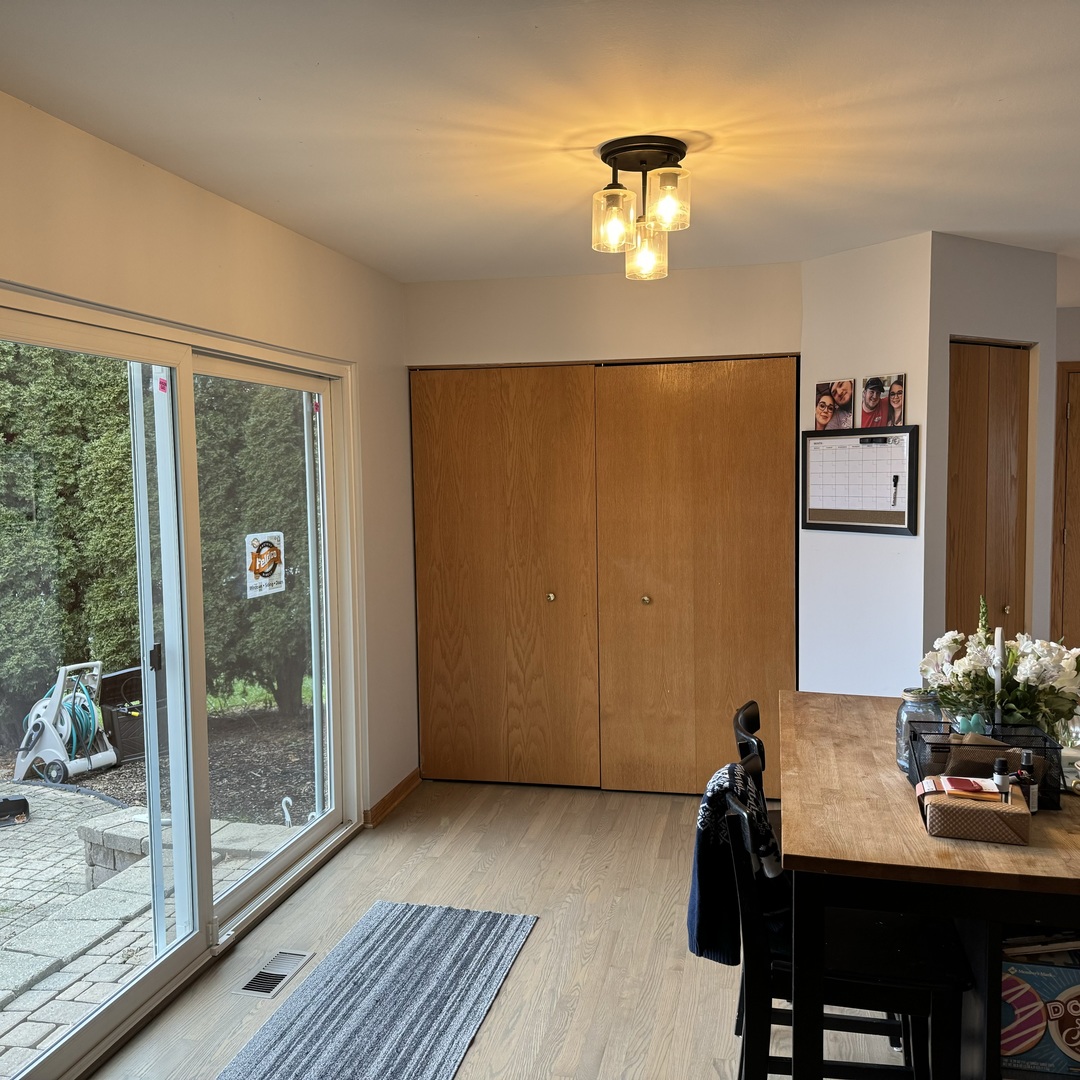 2614 Discovery Drive Plainfield, IL 60586 - Photo 6 of 28 a view of a livingroom with furniture and window