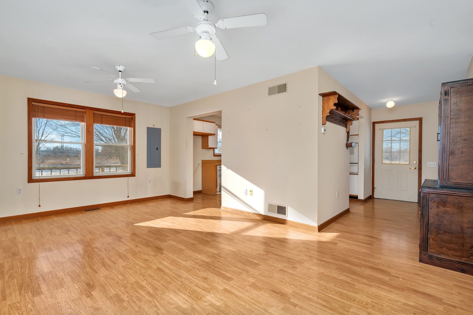 35047 Cemetery Road Braidwood, IL 60408 - Photo 11 of 26 Gallery Image 11
