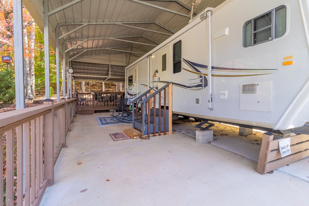 66-186 Peaceful Loop Chatsworth, GA 30705 - Photo 11 of 31 a view of entryway