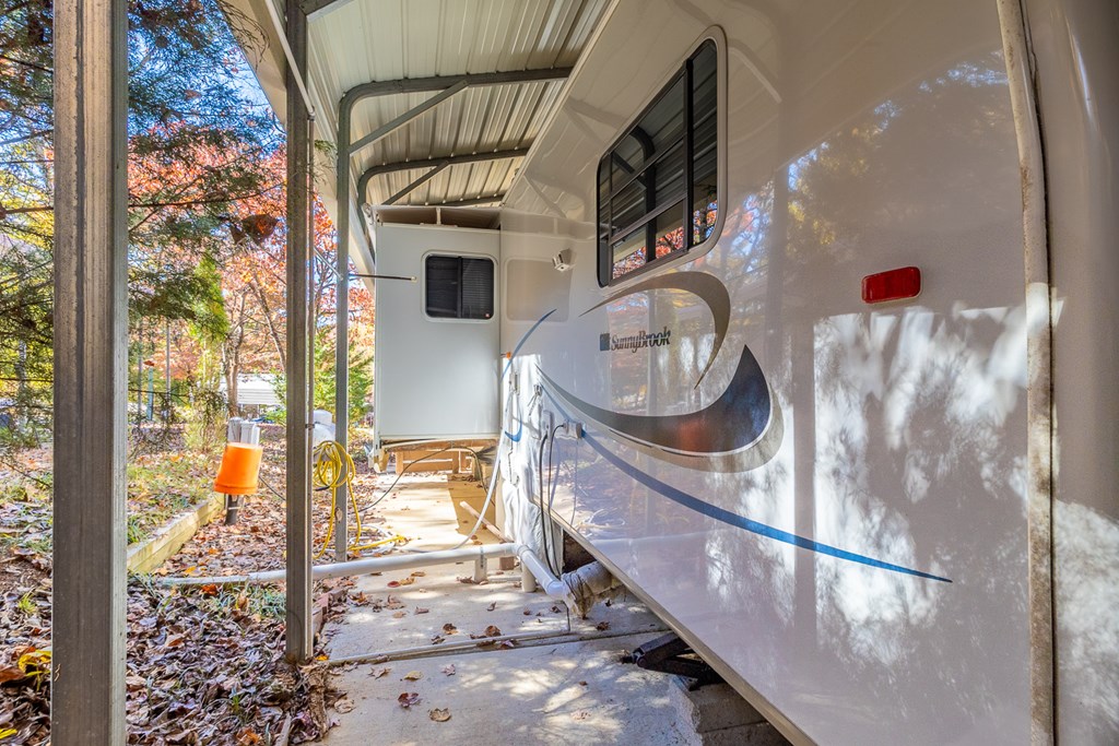 66-186 Peaceful Loop Chatsworth, GA 30705 - Photo 17 of 31 a view of living room