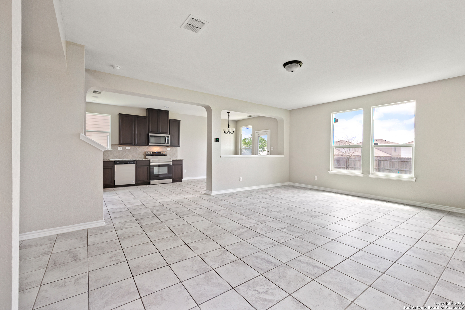 13314 Stetson Trail San Antonio, TX 78223 - Photo 4 of 16