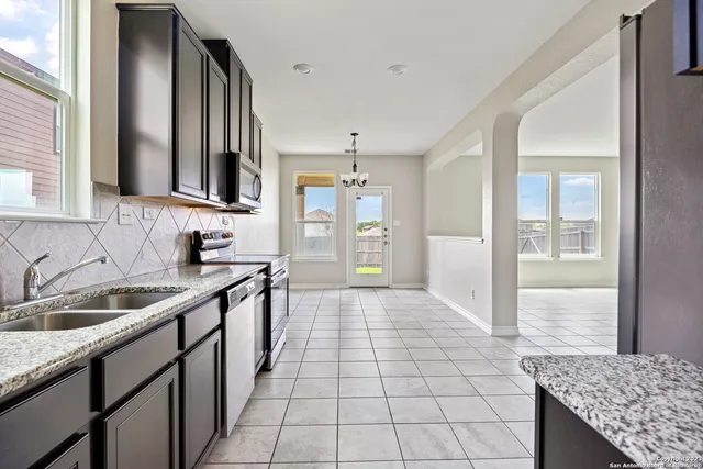 $1,595 | 13314 Stetson Trail, San Antonio, TX 78223