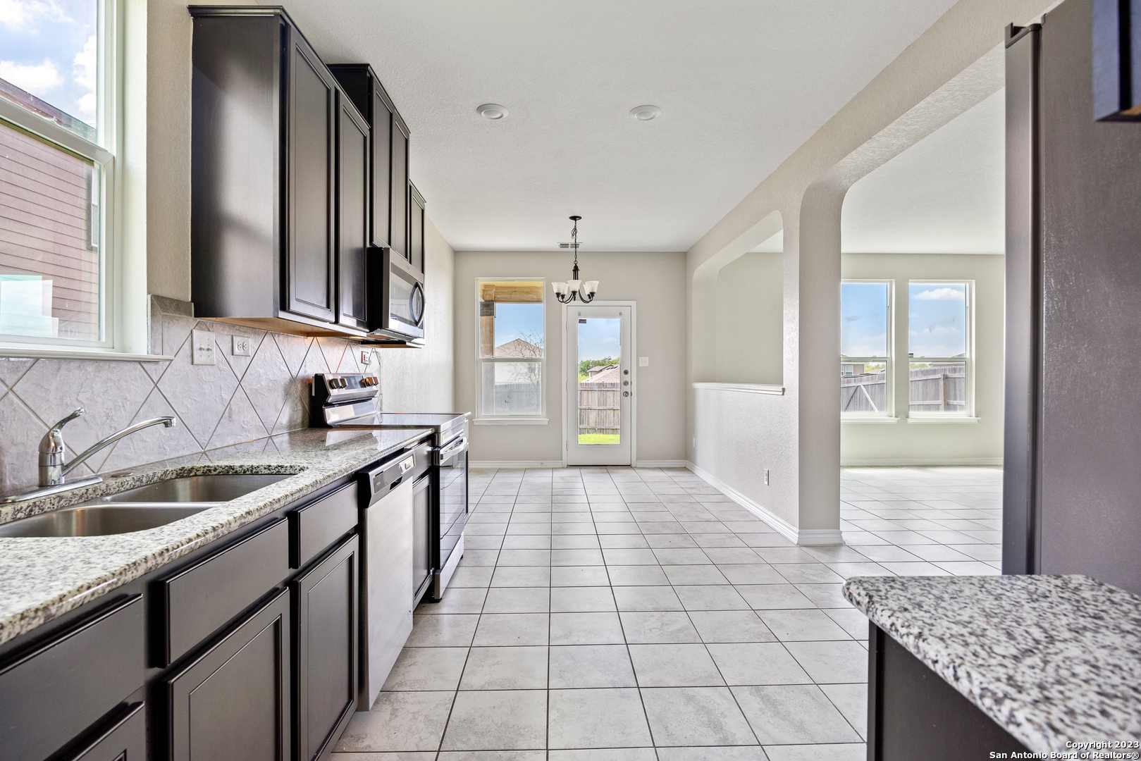 13314 Stetson Trail San Antonio, TX 78223 - Photo 6 of 16