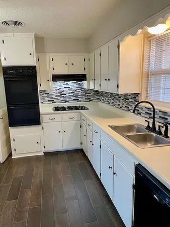 $1,400 | 2409 Utica Avenue, Lubbock, TX 79407