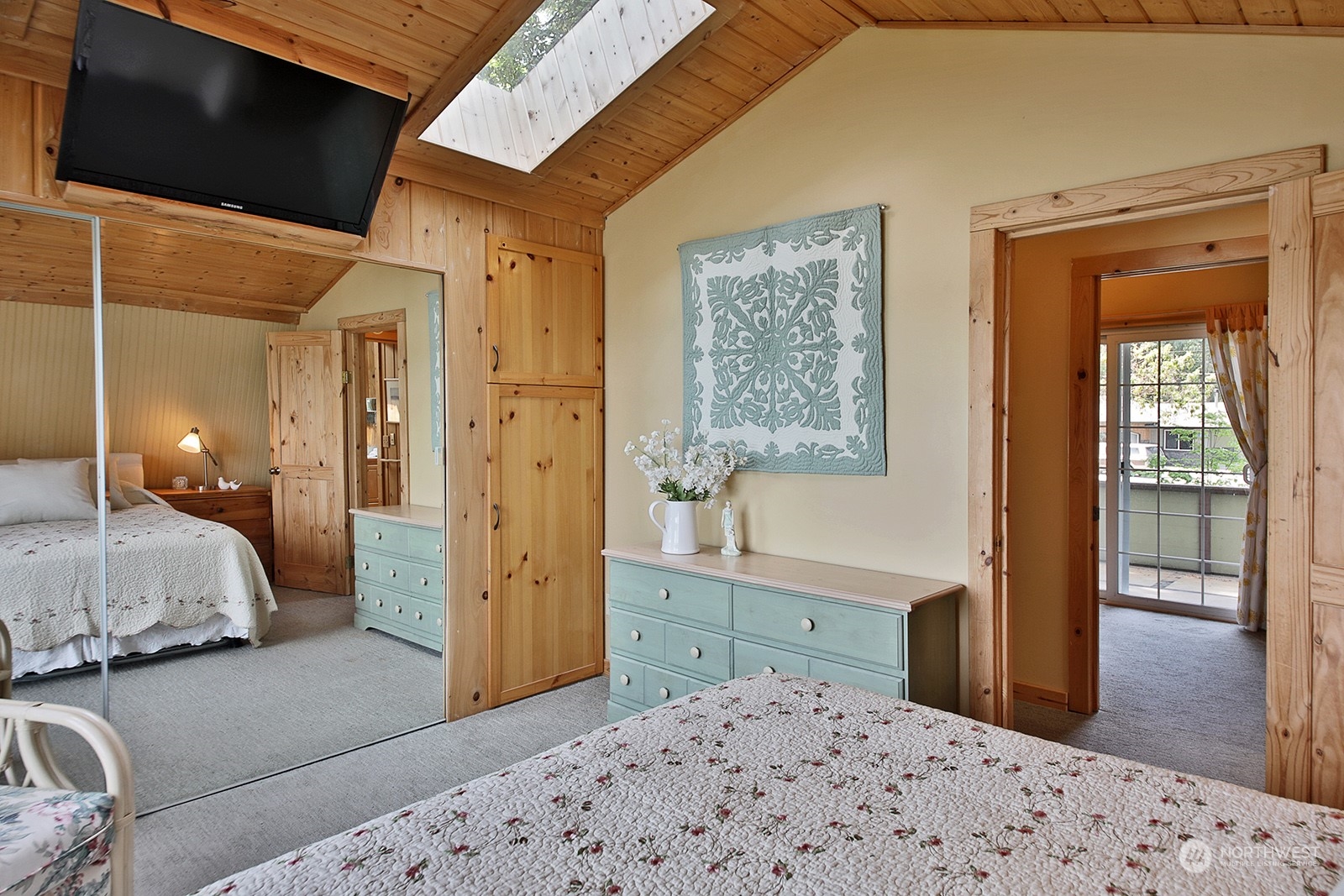 1276 Dines Point Road Greenbank, WA 98253 - Photo 26 of 39 Gallery Image 26
