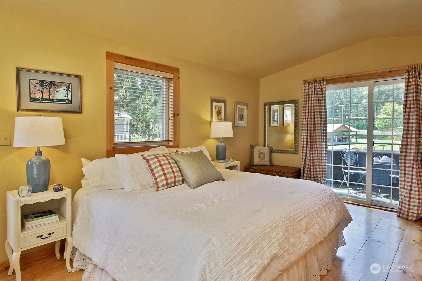 1276 Dines Point Road Greenbank, WA 98253 - Photo 32 of 39 Gallery Image 32