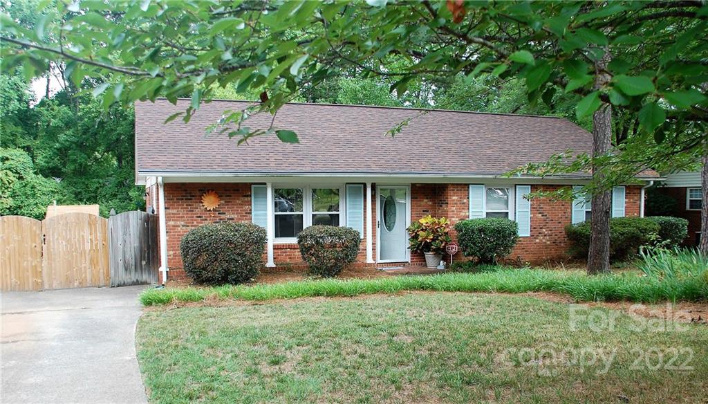 206 Clearbrook Road Matthews, NC 28105 - Photo 1 of 29 Gallery Image 1