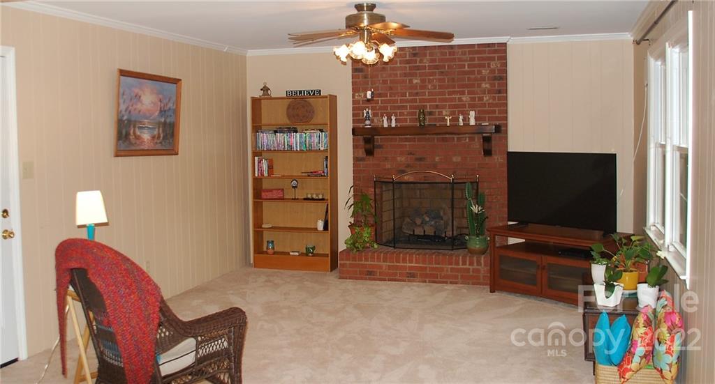 206 Clearbrook Road Matthews, NC 28105 - Photo 12 of 29 Gallery Image 12