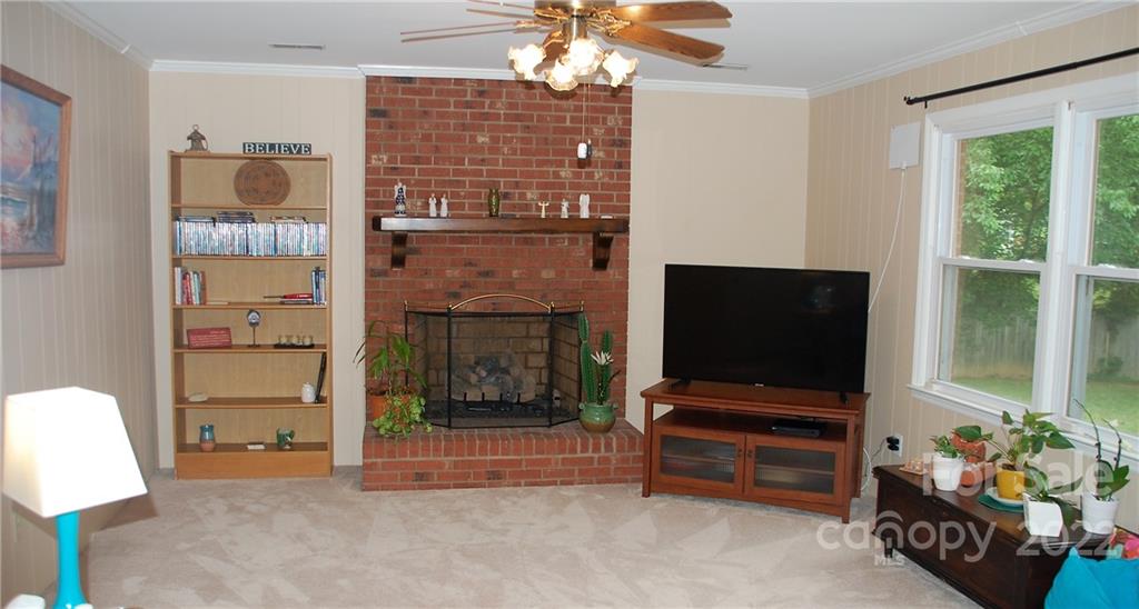 206 Clearbrook Road Matthews, NC 28105 - Photo 13 of 29 Gallery Image 13
