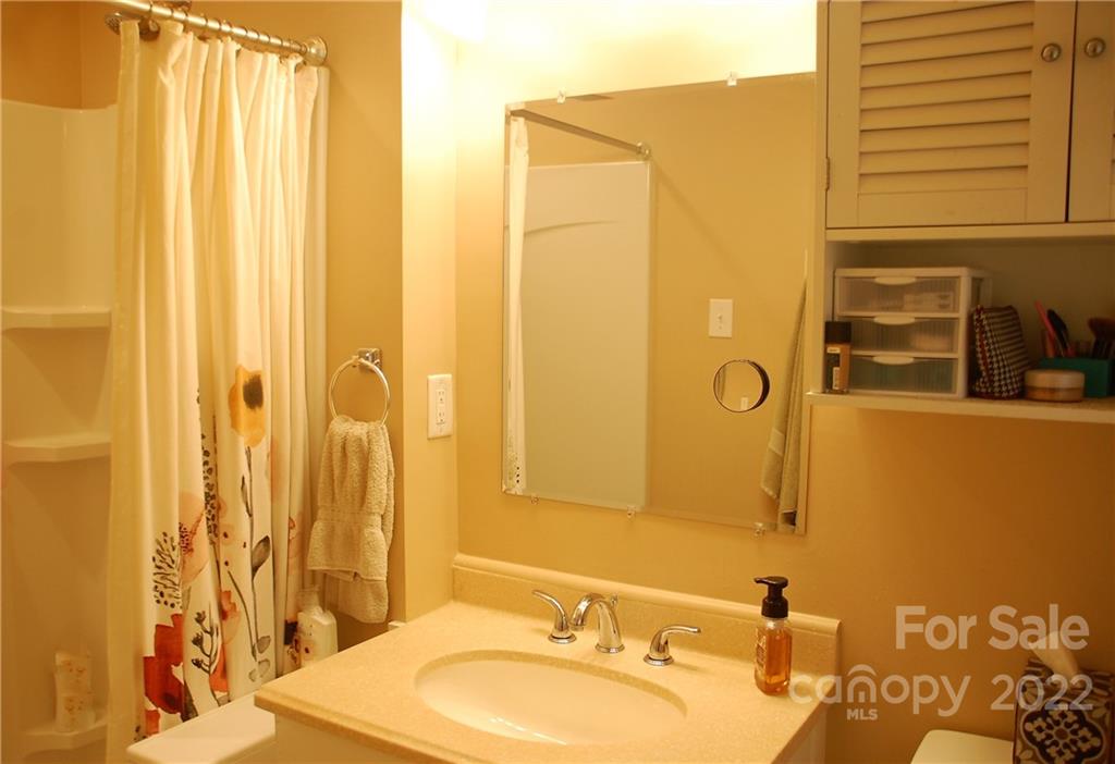 206 Clearbrook Road Matthews, NC 28105 - Photo 19 of 29 Gallery Image 19