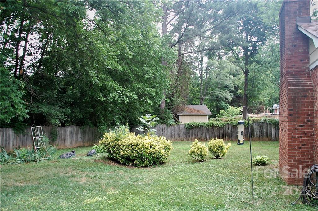 206 Clearbrook Road Matthews, NC 28105 - Photo 23 of 29 Gallery Image 23