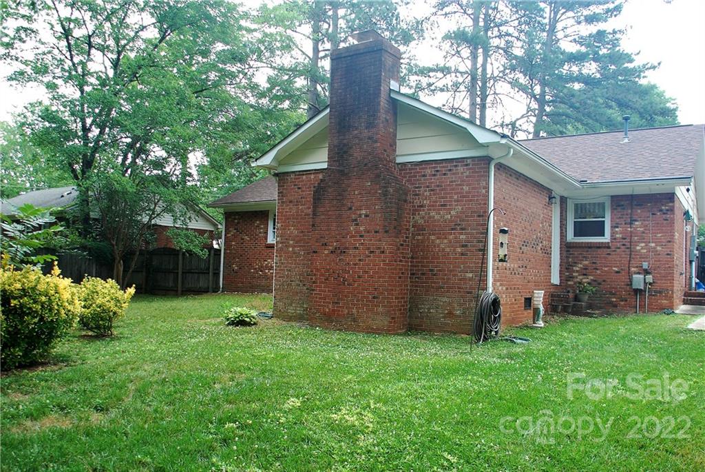 206 Clearbrook Road Matthews, NC 28105 - Photo 25 of 29 Gallery Image 25