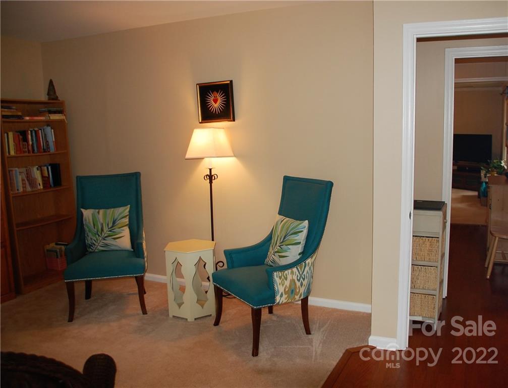 206 Clearbrook Road Matthews, NC 28105 - Photo 5 of 29 Gallery Image 5