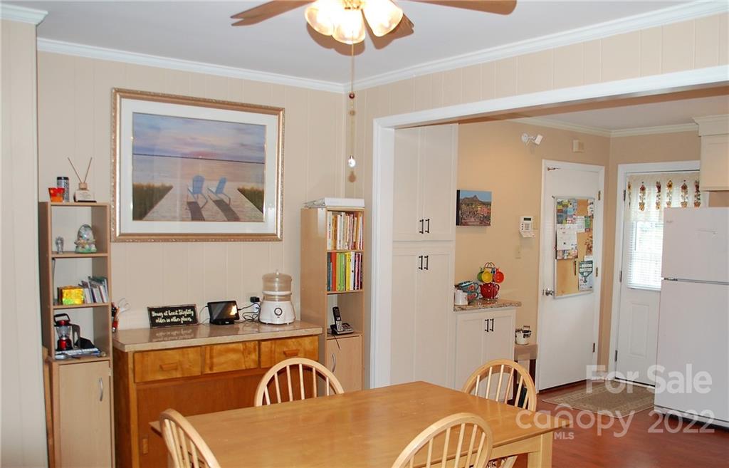 206 Clearbrook Road Matthews, NC 28105 - Photo 6 of 29 Gallery Image 6
