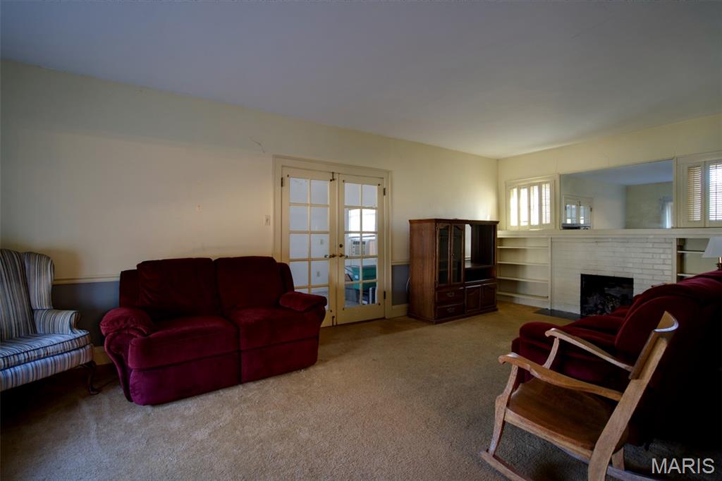 618 South Rock Hill Road Webster Groves, MO 63119 - Photo 2 of 7