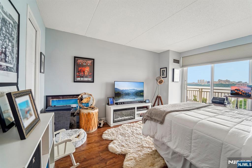 1077 River Road, Unit 903 Edgewater, NJ 07020 - Photo 20 of 37