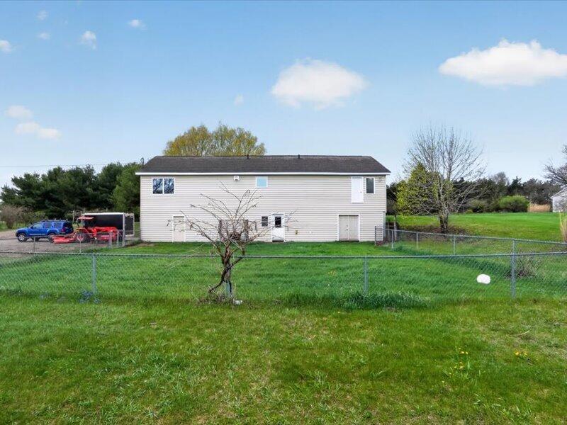 2255 North Portage Road Jackson, MI 49201 - Photo 38 of 45 38-2255-N-Portage-Rd-Jackson-Windowstill