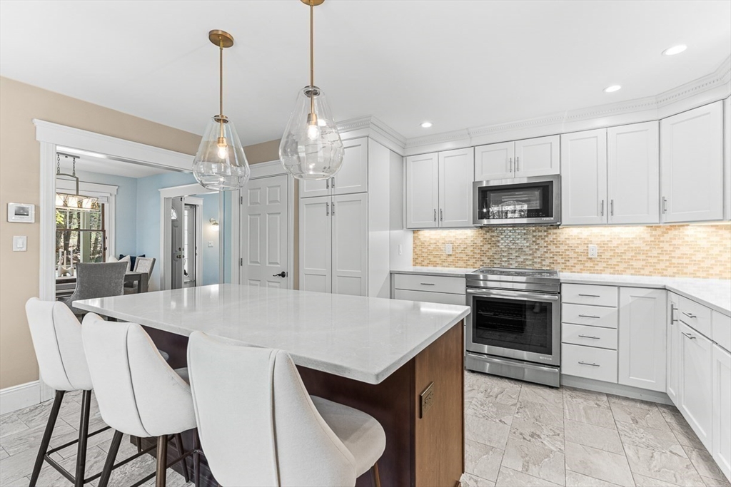 407 Walpole Street Canton, MA 02021 - Photo 4 of 26 Gallery Image 4