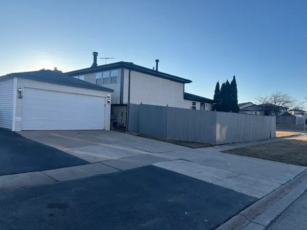 a view of a garage