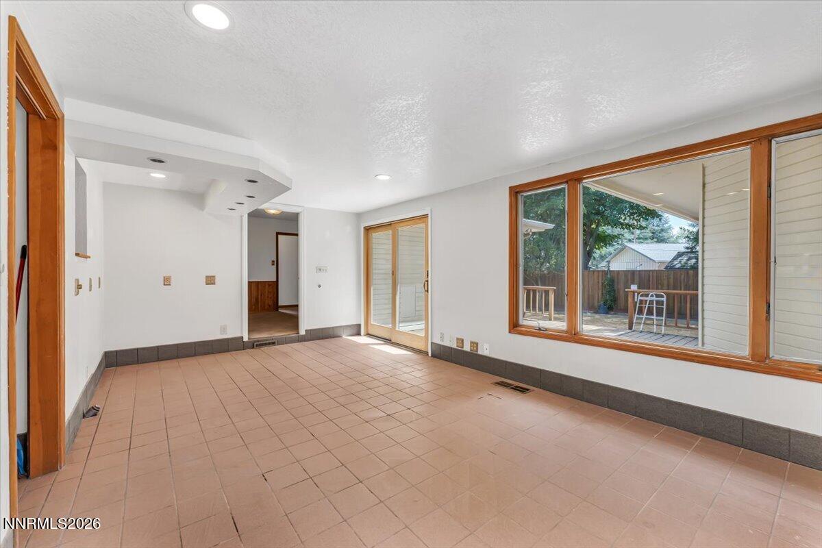2470 Riviera Street Reno, NV 89509 - Photo 20 of 42 22-2470 Riviera St Reno NV 89509 (22 of