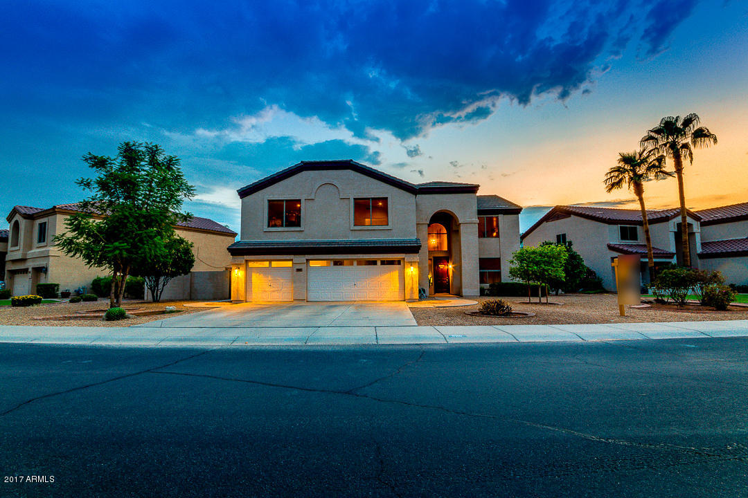 988 South Roles Drive Gilbert, AZ 85296 - Photo 1 of 72 01-Rolls