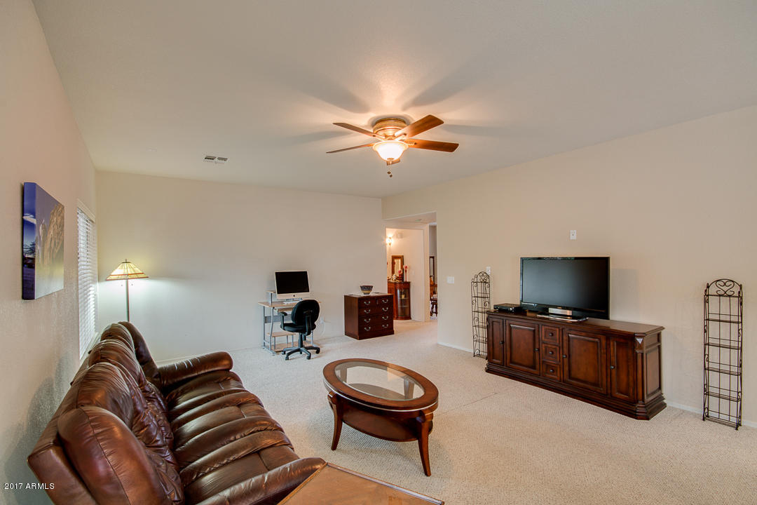 988 South Roles Drive Gilbert, AZ 85296 - Photo 22 of 72 22-Rolls