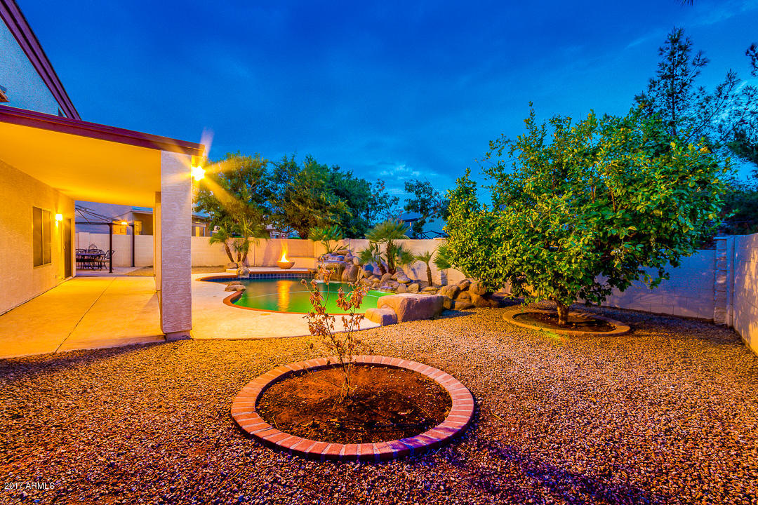 988 South Roles Drive Gilbert, AZ 85296 - Photo 53 of 72 55-Rolls