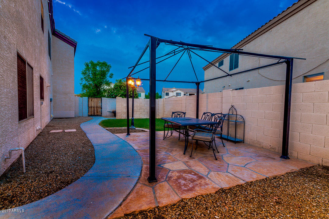 988 South Roles Drive Gilbert, AZ 85296 - Photo 54 of 72 56-Rolls