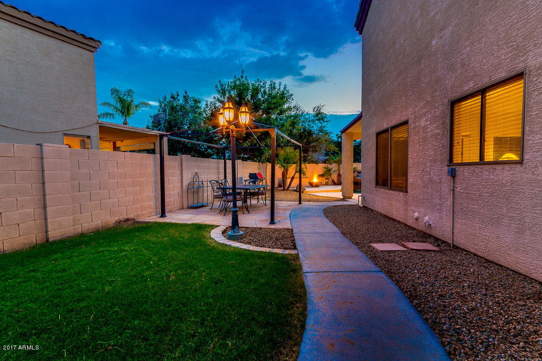988 South Roles Drive Gilbert, AZ 85296 - Photo 55 of 72 57-Rolls