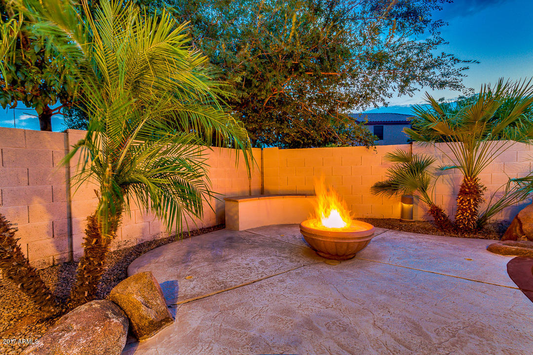 988 South Roles Drive Gilbert, AZ 85296 - Photo 56 of 72 58-Rolls