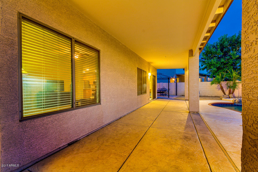 988 South Roles Drive Gilbert, AZ 85296 - Photo 57 of 72 59-Rolls
