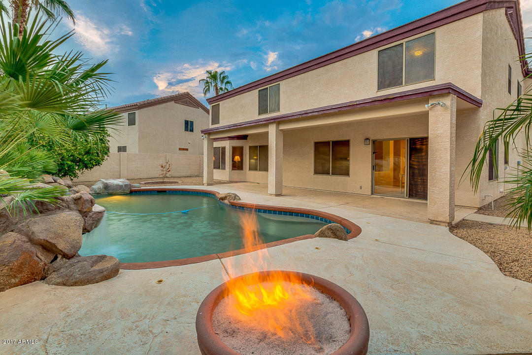 988 South Roles Drive Gilbert, AZ 85296 - Photo 60 of 72 62-Rolls