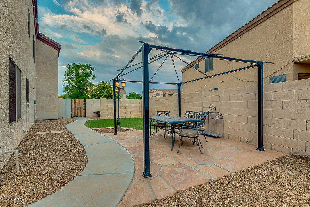 988 South Roles Drive Gilbert, AZ 85296 - Photo 66 of 72 68-Rolls