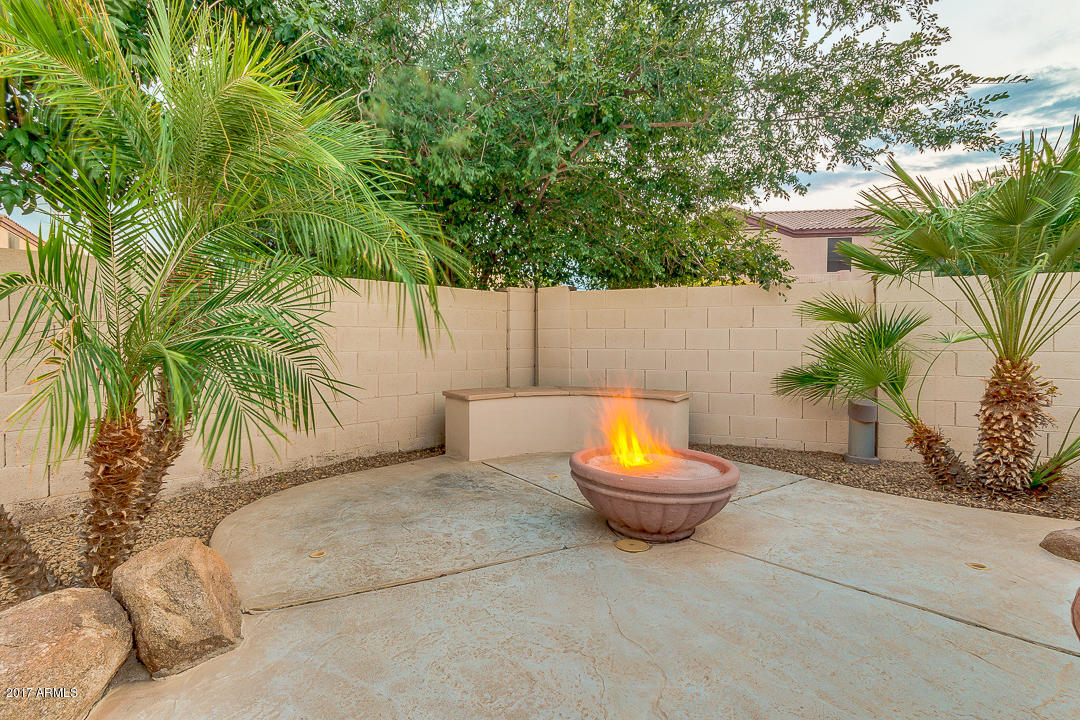 988 South Roles Drive Gilbert, AZ 85296 - Photo 69 of 72 71-Rolls