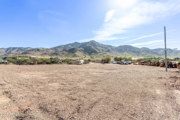 $300,000 | 11620 South 37th Avenue, Unit 15, Laveen, AZ 85339