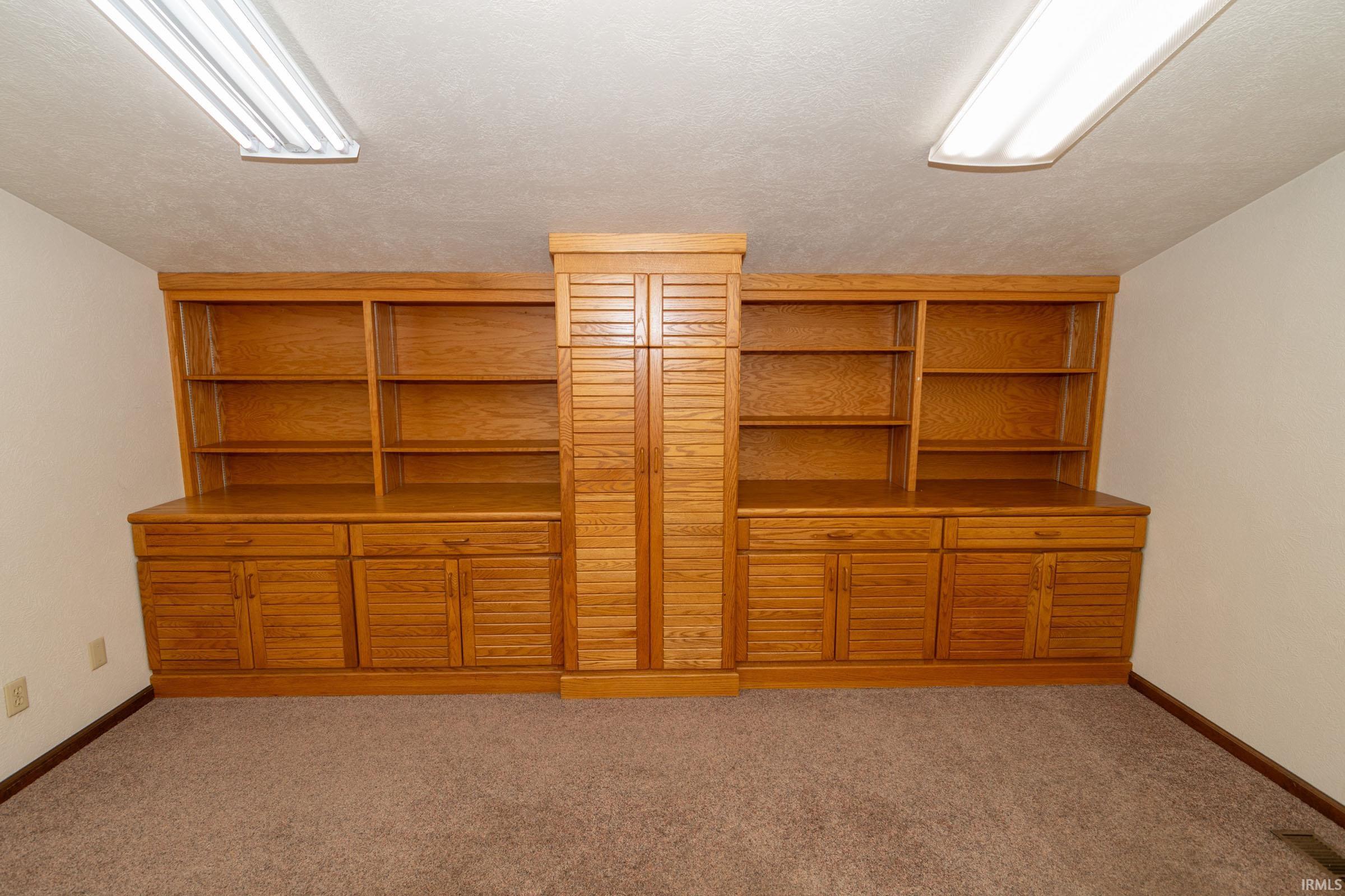 1505 Elkhart Road Goshen, IN 46526 - Photo 17 of 36