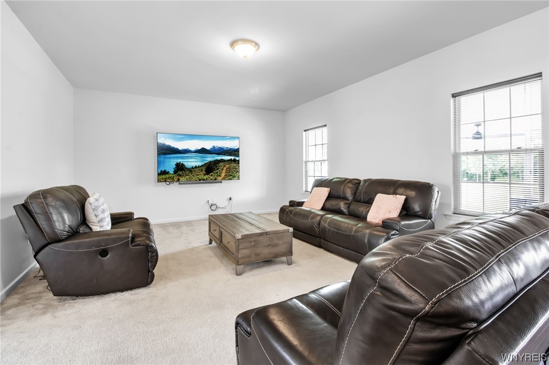 4938 Cloverleaf Lane Pendleton, NY 14094 - Photo 11 of 49