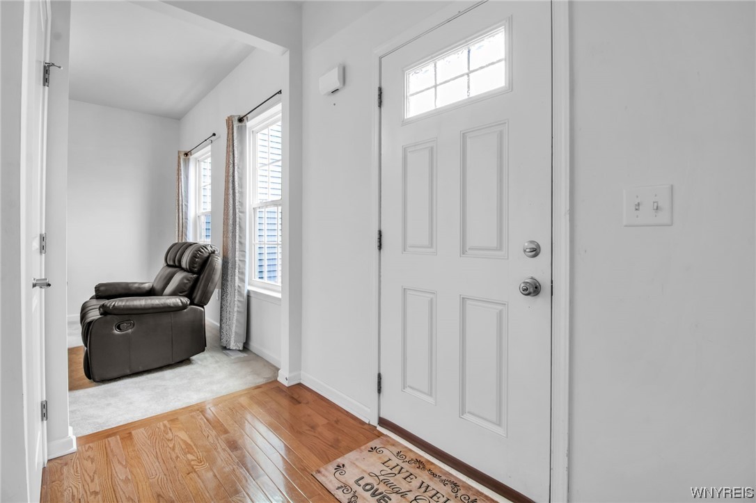 4938 Cloverleaf Lane Pendleton, NY 14094 - Photo 3 of 49