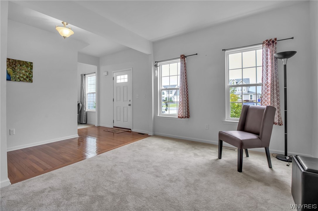 4938 Cloverleaf Lane Pendleton, NY 14094 - Photo 7 of 49