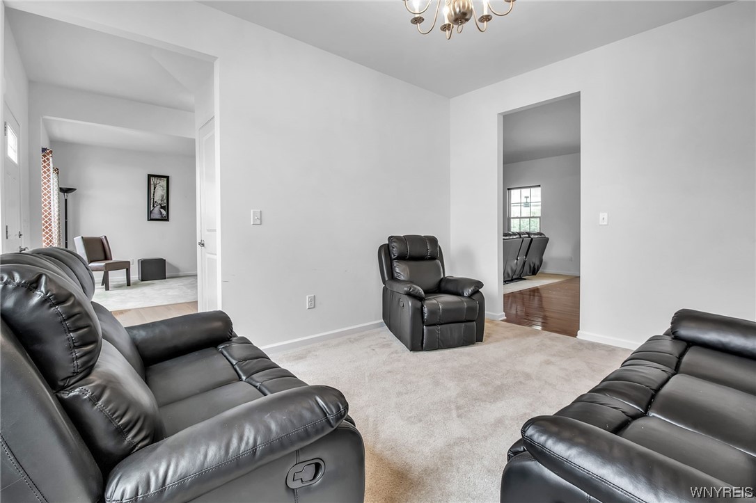 4938 Cloverleaf Lane Pendleton, NY 14094 - Photo 9 of 49