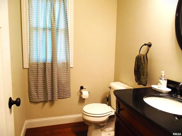 $345,000 | 119 14th Avenue, De Witt, IA 52742