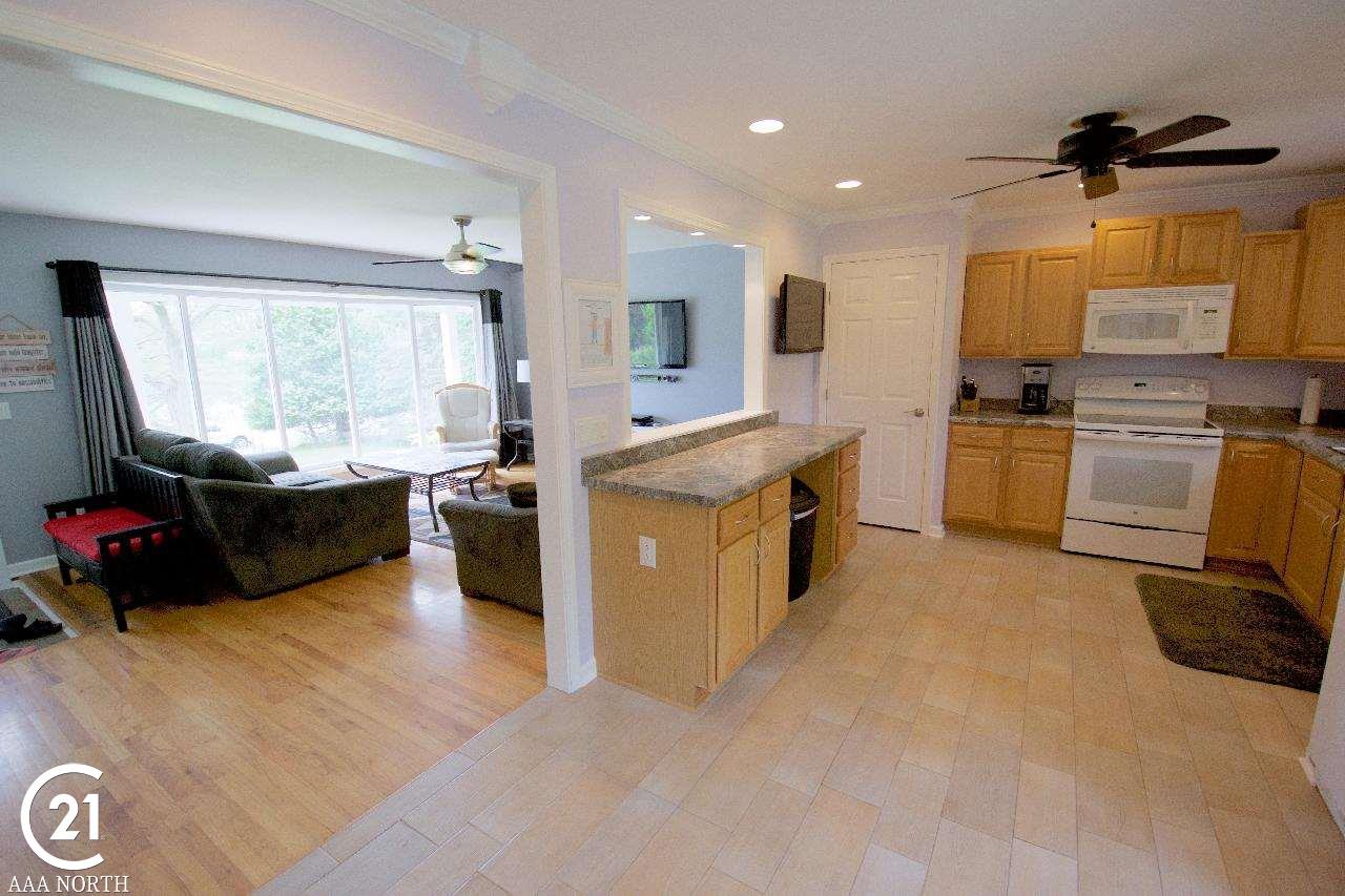 2199 31 Mile Road Washington, MI 48095 - Photo 8 of 25 open concept