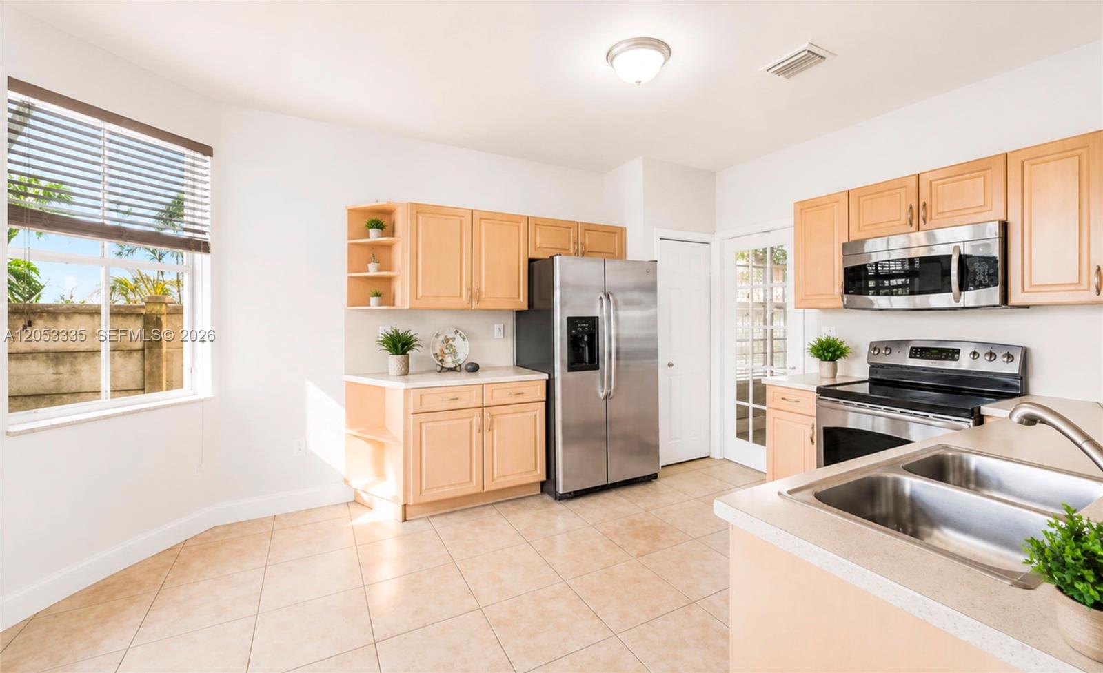 3043 Southwest 147th Place Miami, FL 33185 - Photo 4 of 12