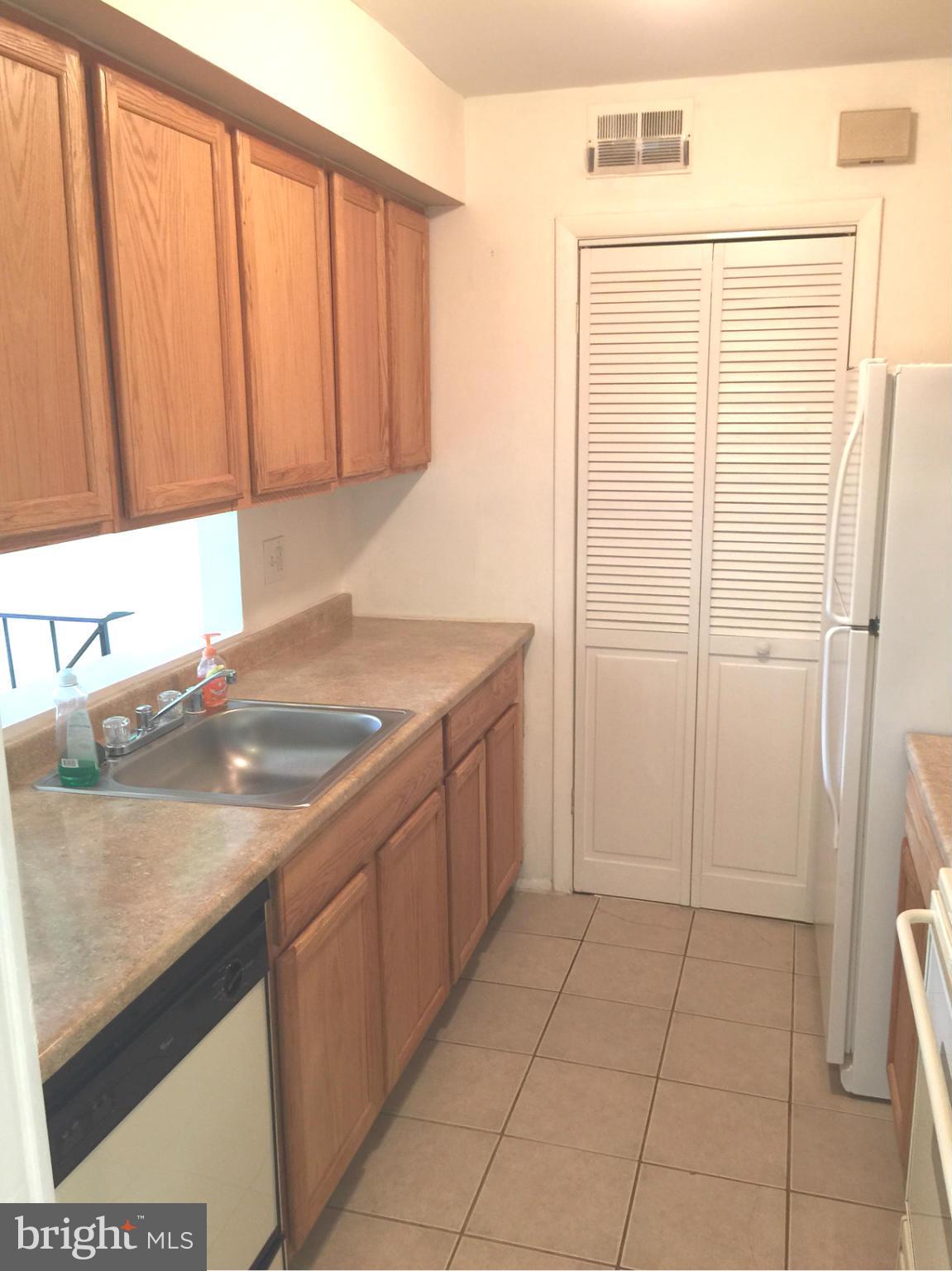 125 Hammershire Road, Unit C Reisterstown, MD 21136 - Photo 12 of 30 Kitchen-tile floor