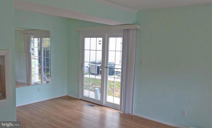 125 Hammershire Road, Unit C Reisterstown, MD 21136 - Photo 10 of 30 Dining Room- new pergo floor