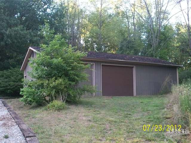 6792 Wabash Road Huntington, IN 46750 - Photo 3 of 20 Gallery Image 3