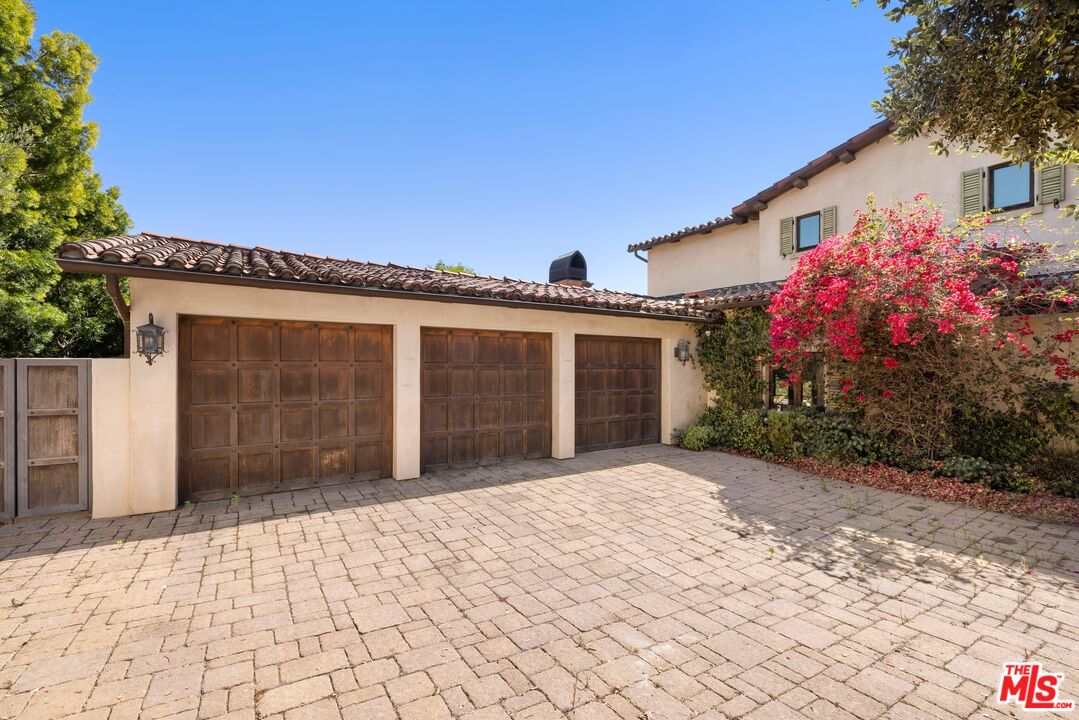 1111 Stradella Road Los Angeles, CA 90077 - Photo 35 of 37