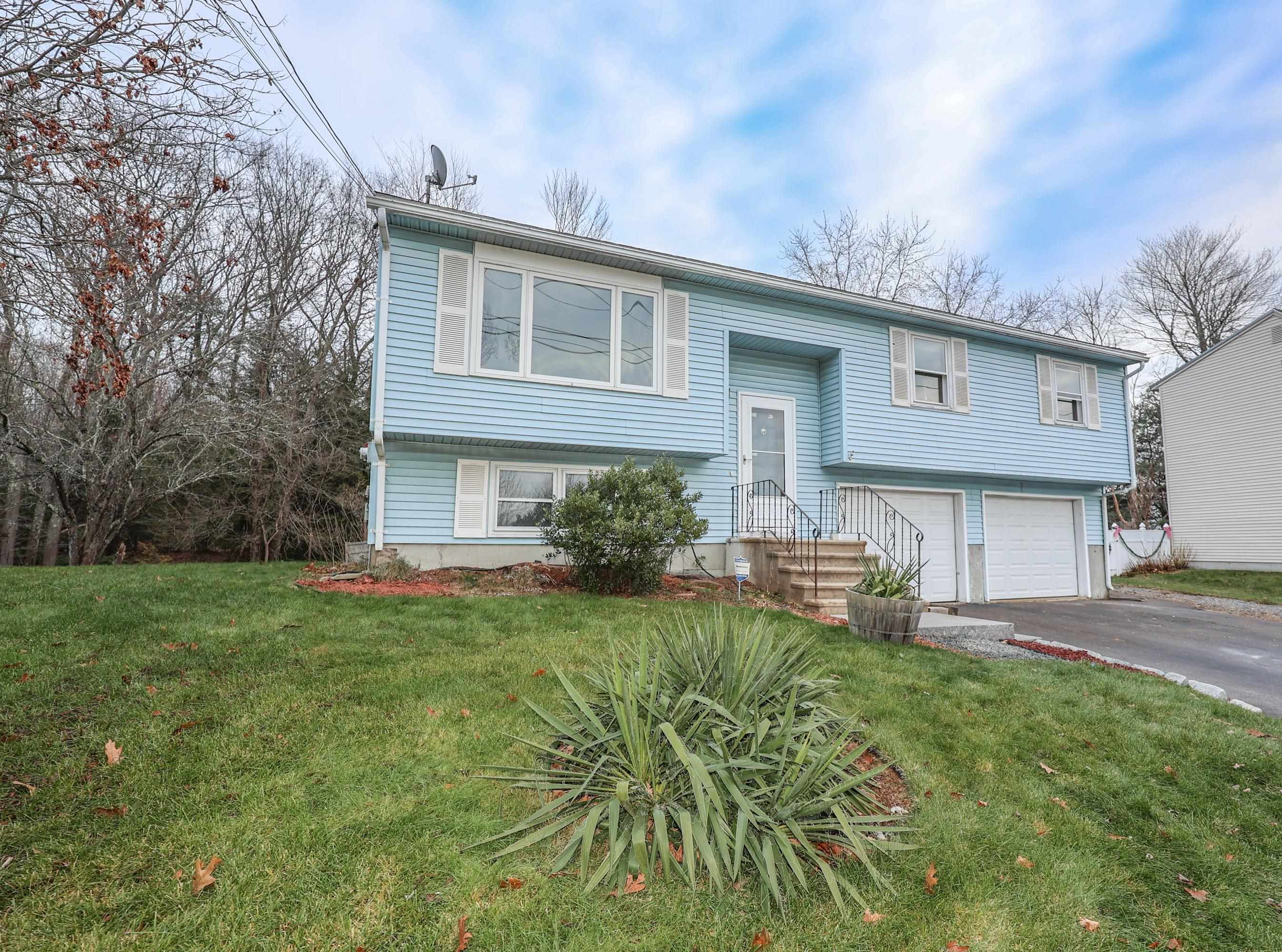 197 Charlotte Street Manchester, NH 03103 - Photo 1 of 18