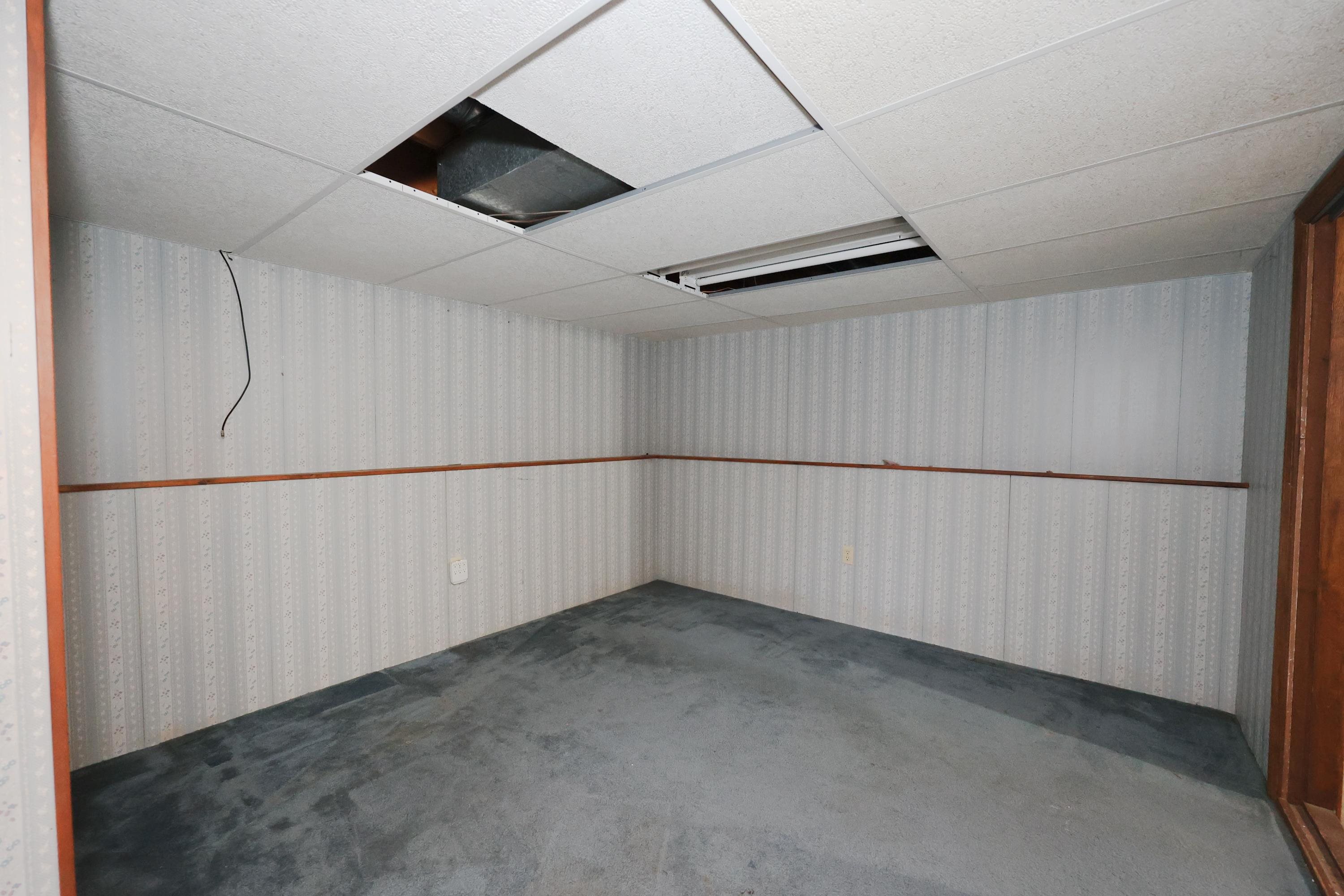 197 Charlotte Street Manchester, NH 03103 - Photo 4 of 18